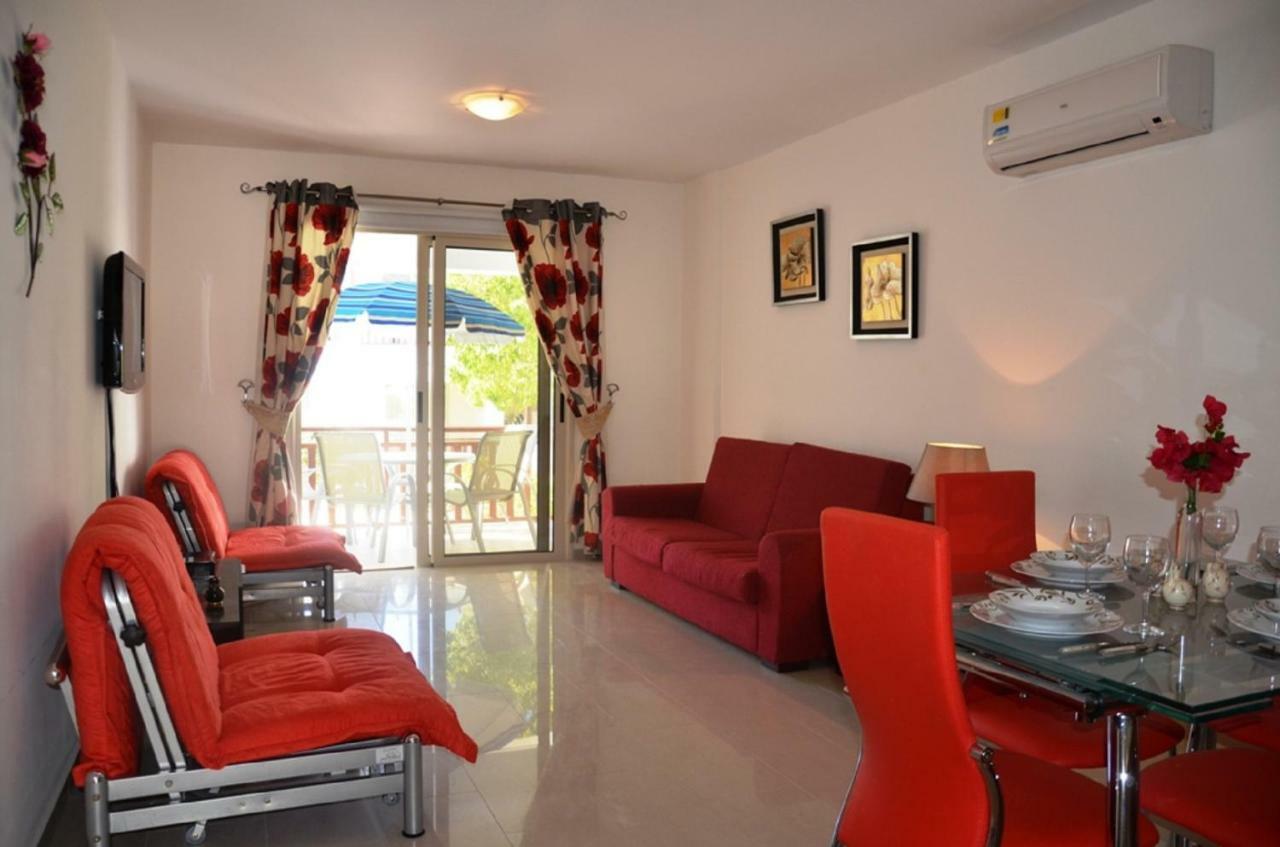 Ground Floor One Bedroom Apartment B2, 3 Pools, Free Wifi Пейя Экстерьер фото